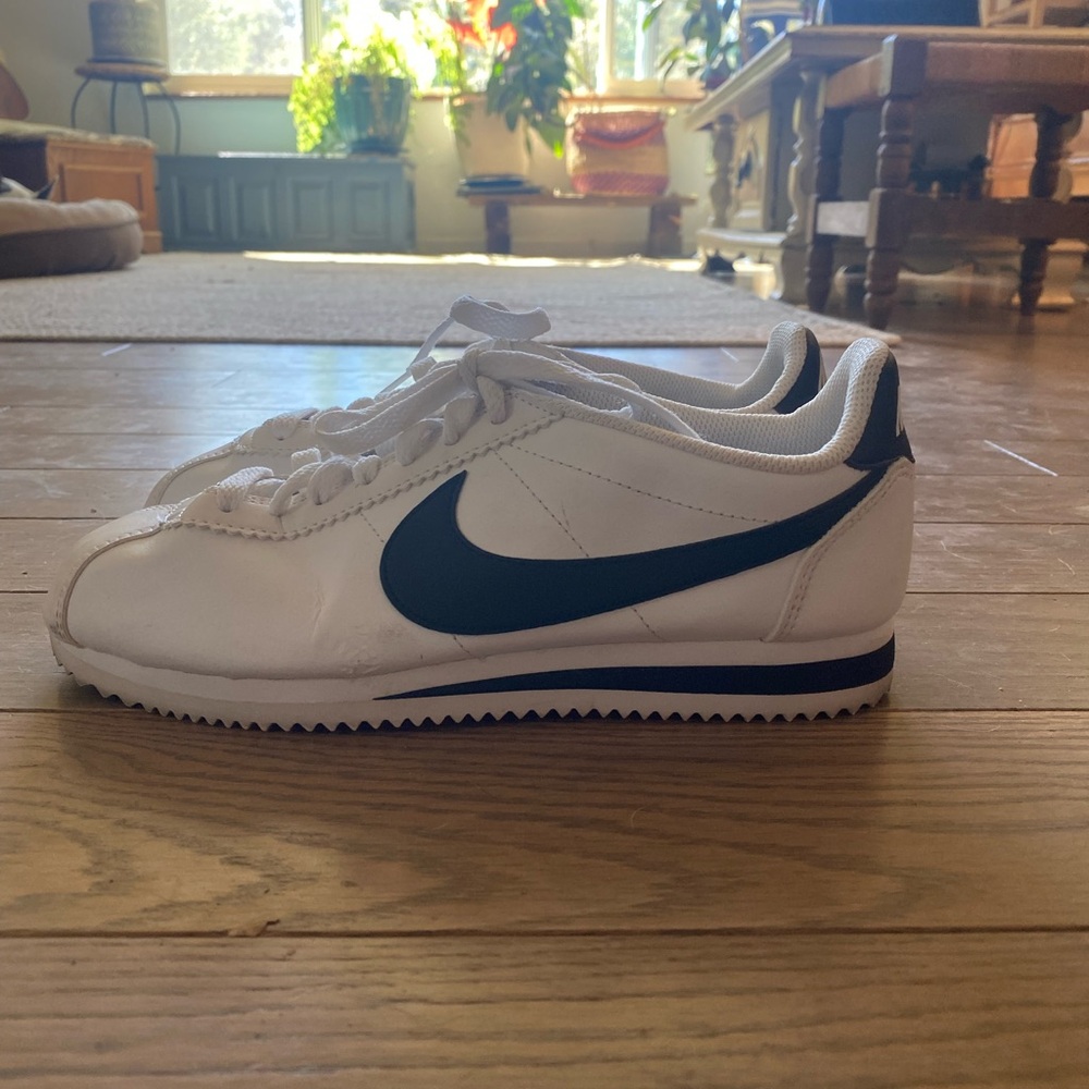 Nike cortez black and white size 7.5 us 38.5 eur